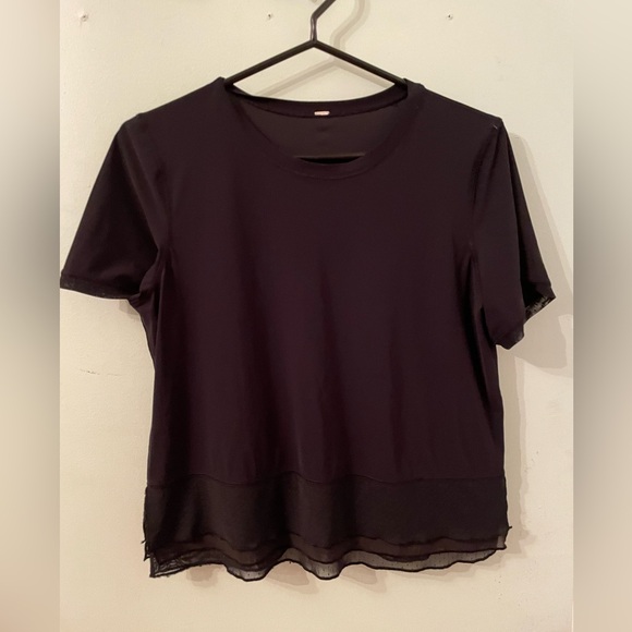 Lululemon Sole Training Short Sleeve Shirt black  Size8 - Picture 3 of 9